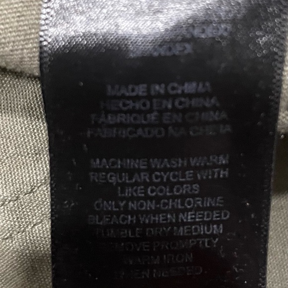 Jones New York Olive Cropped Chino’s - Picture 7 of 8